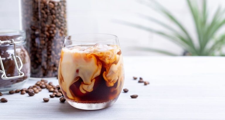 Iced Shaken Espresso vs Iced Latte? 3 Basic Differences