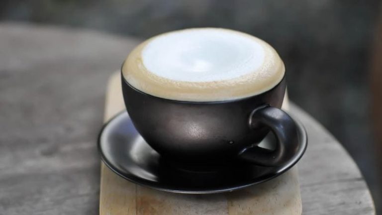 Wet Cappuccino vs Latte – Which is the Best For You?
